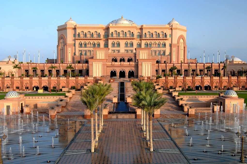 Абу-Даби Emirates_palace.jpg